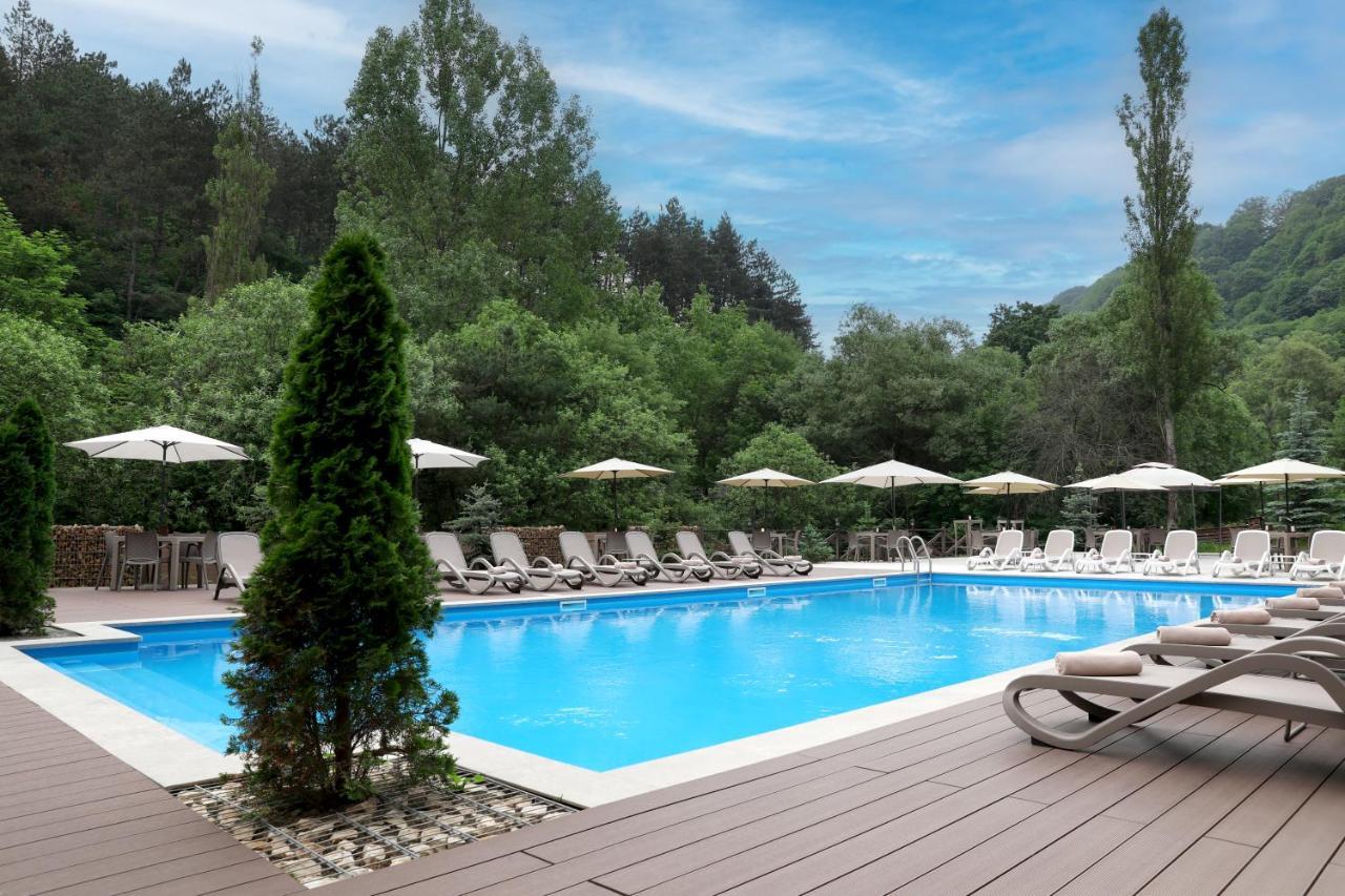 Best Western Plus Paradise Hotel ดีลีจาน ภายนอก รูปภาพ