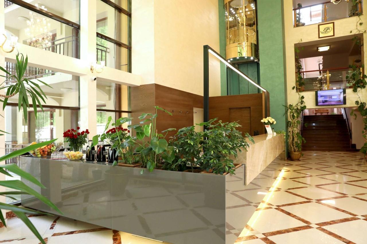 Best Western Plus Paradise Hotel ดีลีจาน ภายนอก รูปภาพ