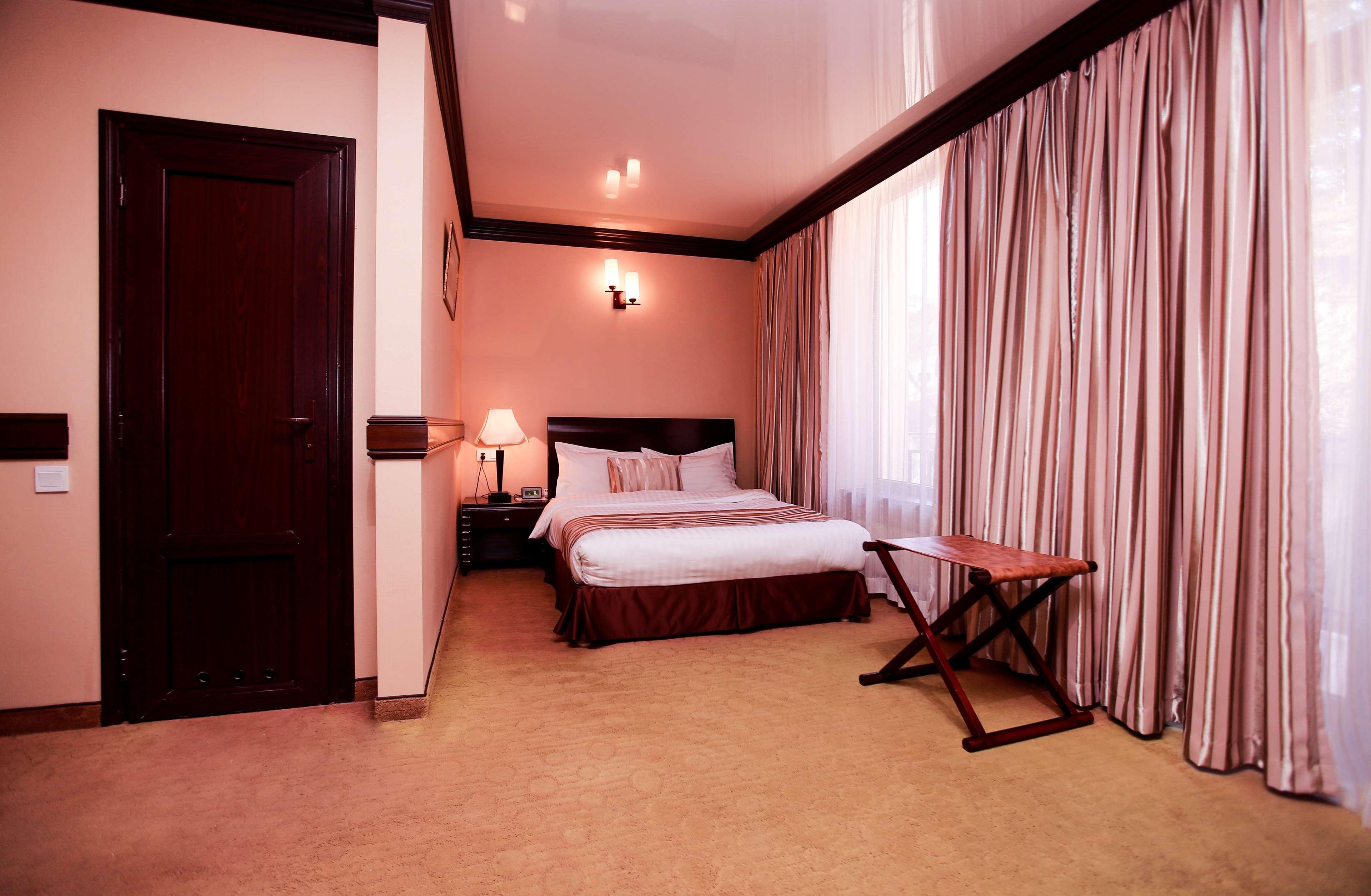 Best Western Plus Paradise Hotel ดีลีจาน ห้อง รูปภาพ