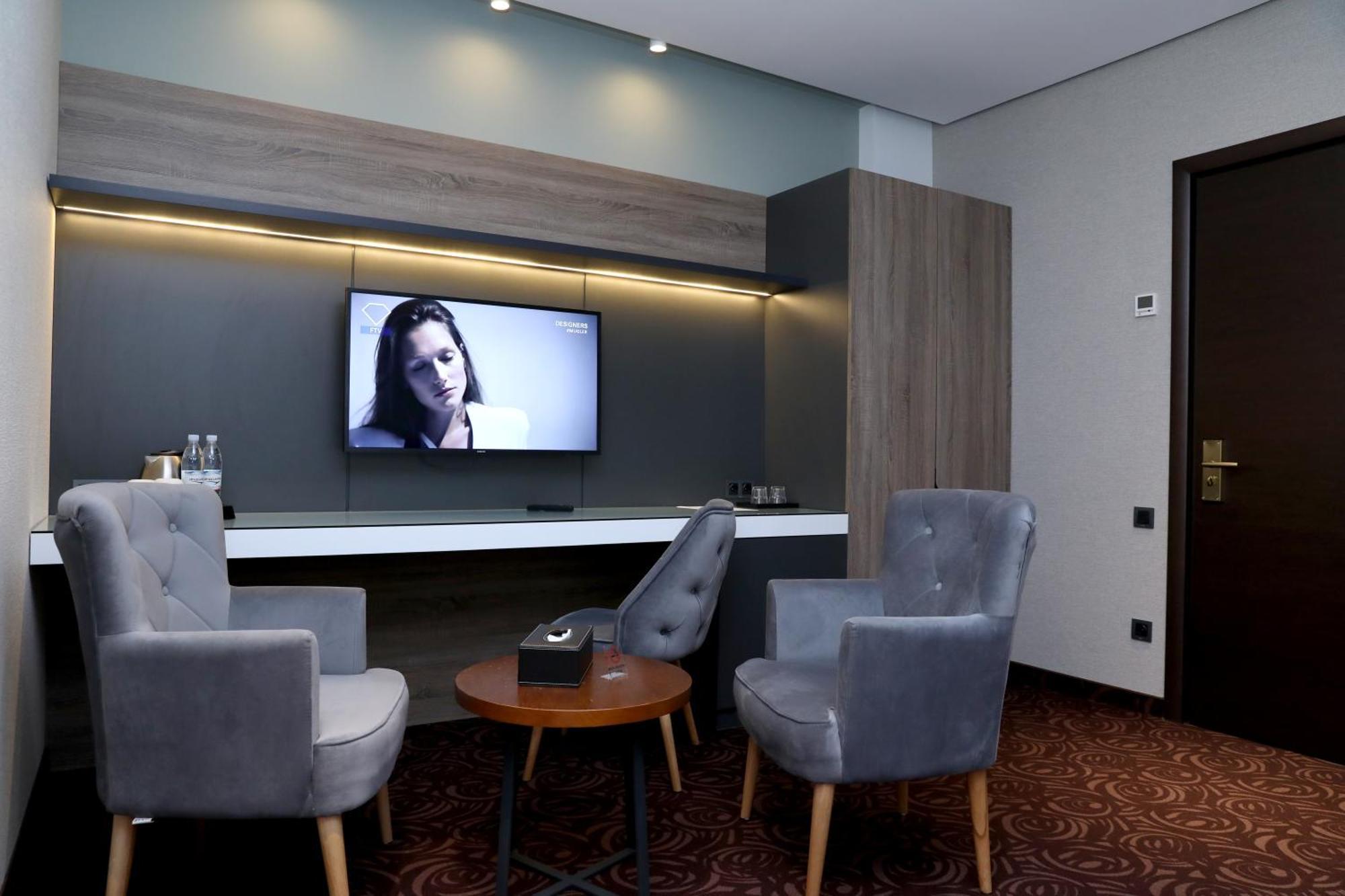Best Western Plus Paradise Hotel ดีลีจาน ภายนอก รูปภาพ