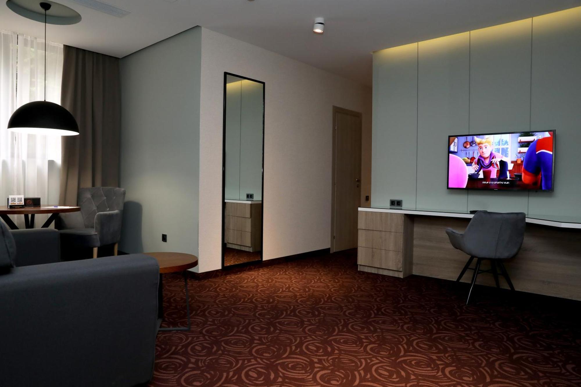 Best Western Plus Paradise Hotel ดีลีจาน ภายนอก รูปภาพ